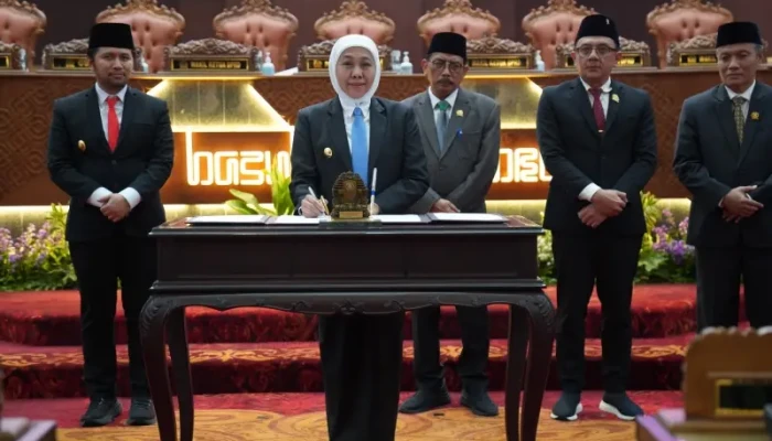 Ketok Palu, APBD Jatim 2026 Senilai Rp 27,2 T Resmi Disahkan