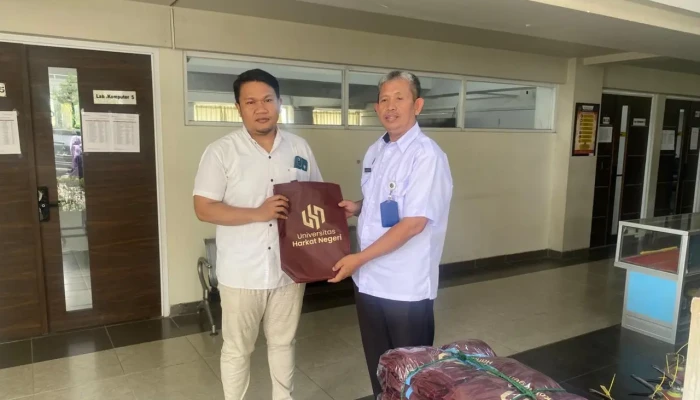 Wujud Kemandirian, Lapas Brebes Kirim Ribuan Produk Konveksi ke Universitas Harkat Negeri