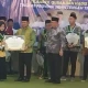 Pemberian sertifikat juara MTQH