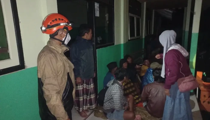 Status Gunung Semeru Naik ke Level IV Awas, Ratusan Warga Mengungsi