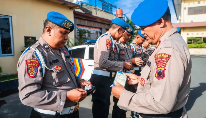 Propam Polres Tegal Kota Gelar Gaktiplin, Pastikan Personel Siap Jadi Teladan di Operasi Zebra Candi 2025