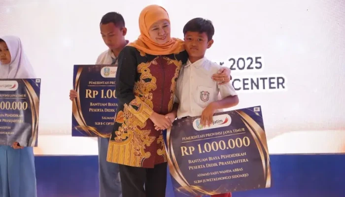 Cegah Putus Sekolah, Pemprov Jatim Salurkan Bantuan Biaya Pendidikan untuk 48.077 Pelajar Kurang Mampu