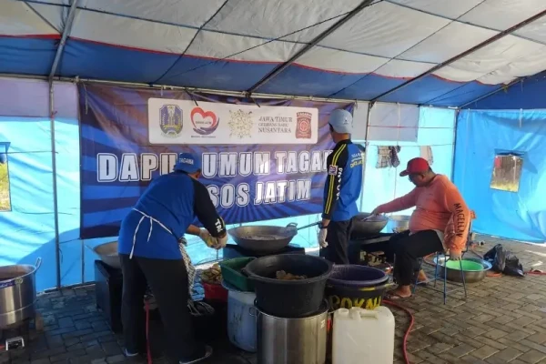 Dukung Korban Banjir Pidie Jaya, Dinsos dan Tagana Jatim Olah 14 Ribu Porsi Makanan Per Hari