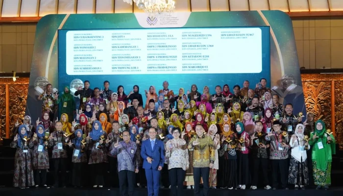 Surabaya Ukir Rekor Nasional, Borong 30 Penghargaan Adiwiyata 2025