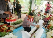 Kapolri Ziarah ke Makam Marsinah dan Resmikan Pembangunan Museum Pahlawan Buruh