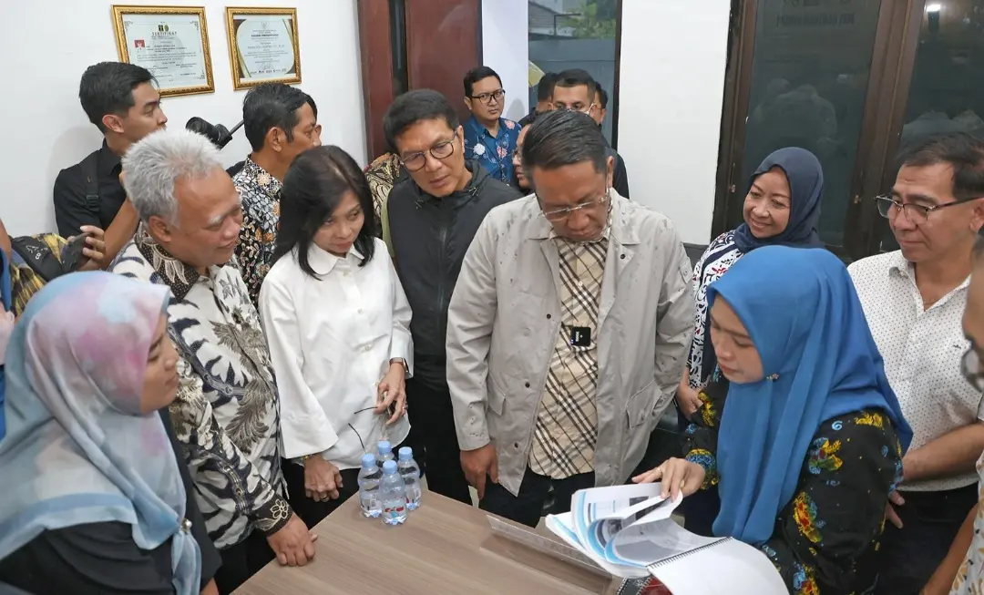Kunjungan Menteri Hukum Puji Posbankum