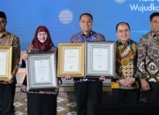 Surabaya Raih Predikat Ganda, Jadi Kota Pertama dengan Penghargaan Swasti Saba Wistara Paripurna dan STBM Paripurna