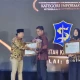 Penyerahan penghargaan