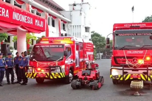 Pemkot Surabaya Luncurkan Robot dan Armada Canggih untuk Penanganan Kebakaran Berisiko Tinggi