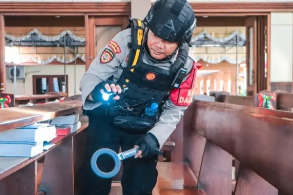 Polres Tegal Kota Sterilisasi Gereja Libatkan Unit K9
