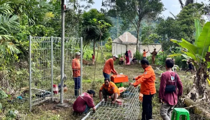 BPBD Jatim Perkuat Kesiapsiagaan Bencana Akhir Tahun dengan Pemasangan 6 EWS Baru di Daerah Rawan