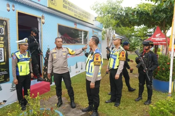 Wakapolda Jateng Tinjau Pospam Jalur Pantura, Pastikan Pelayanan Humanis dan Arus Nataru Aman Terkendali
