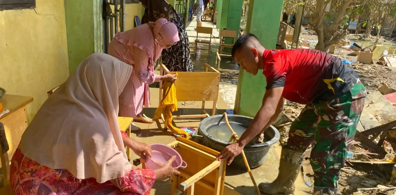 Aksi Humanis TNI Bangkitkan Keceriaan Siswa SD