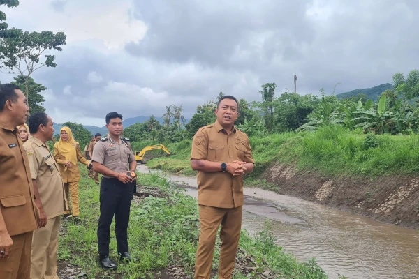 Antisipasi Banjir, Pemkab Situbondo Masifkan Normalisasi Sungai di Titik Rawan