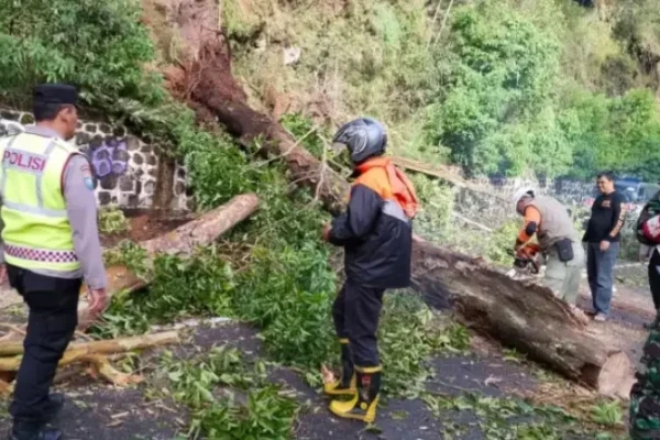 Cuaca Ekstrem Terjang Magetan Akibat Bibit Siklon Tropis