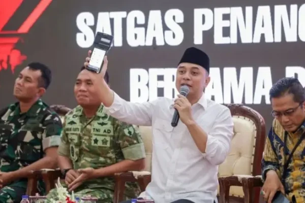 Lawan Premanisme, Wali Kota Surabaya Minta Pengusaha Tak Ragu Lapor dan Terapkan Parkir Digital