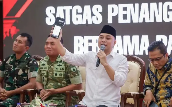 Eri cahyadi Walikota Surabaya