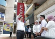 Eric saat mengunjungi hi tech mall