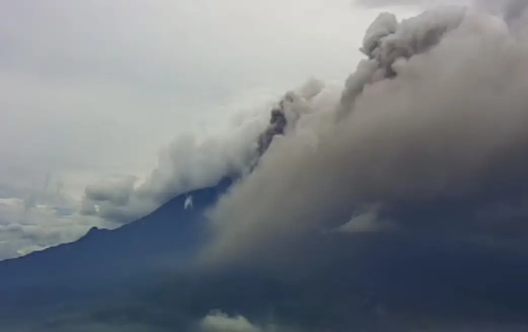 Erupsi Gunung semeru