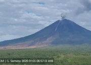 Gunung Semeru Erupsi Empat Kali dalam Sehari, Warga Diminta Waspada