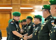Perkuat Regenerasi Kepemimpinan Gubernur Akmil Pimpin Sertijab dan Tradisi Warga