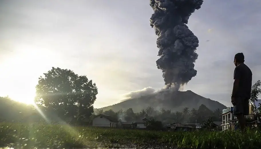 Gunung Ibu di Halmahera Barat, Maluku Utara
