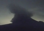Gunung Semeru Luncurkan Awan Panas Sejauh 5 Kilometer, Masyarakat Diminta Tingkatkan Kesiagaan