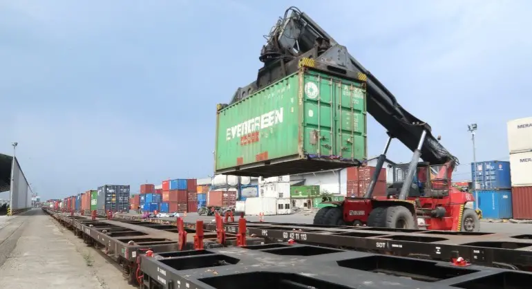 Ilustrasi Kereta Angkut