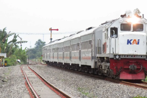 Operasional Kereta Api Kembali Normal Pasca Gempa Pacitan