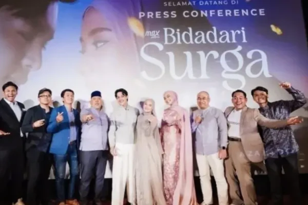 Kisah Hijrah dan Cinta Beda Prinsip dalam Film Bidadari Surga