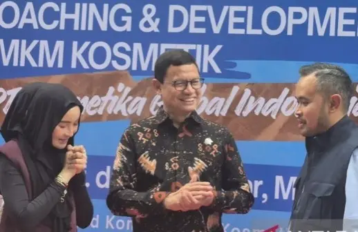 Kepala BPOM Taruna Ikrar .