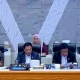 Ketua Komisi V DPR RI Lasarus (tengah)
