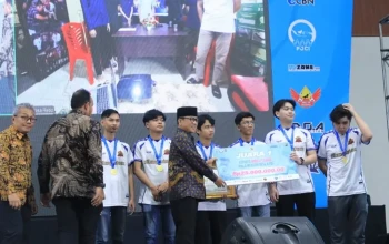 Mendes PDT menyerahkan hadiah Grand Final Turnamen
