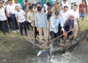 Menko Pangan Tinjau Kampung Bandeng Gresik, Targetkan Perluasan 20 Ribu Hektare Tambak Nasional