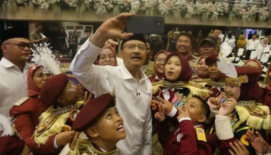 ​Menteri Sosial Saifullah Yusuf pra peluncuran SR