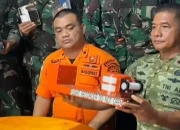 Prajurit TNI AD Temukan Kotak Hitam Pesawat ATR 42-500 di Medan Ekstrem Pangkep