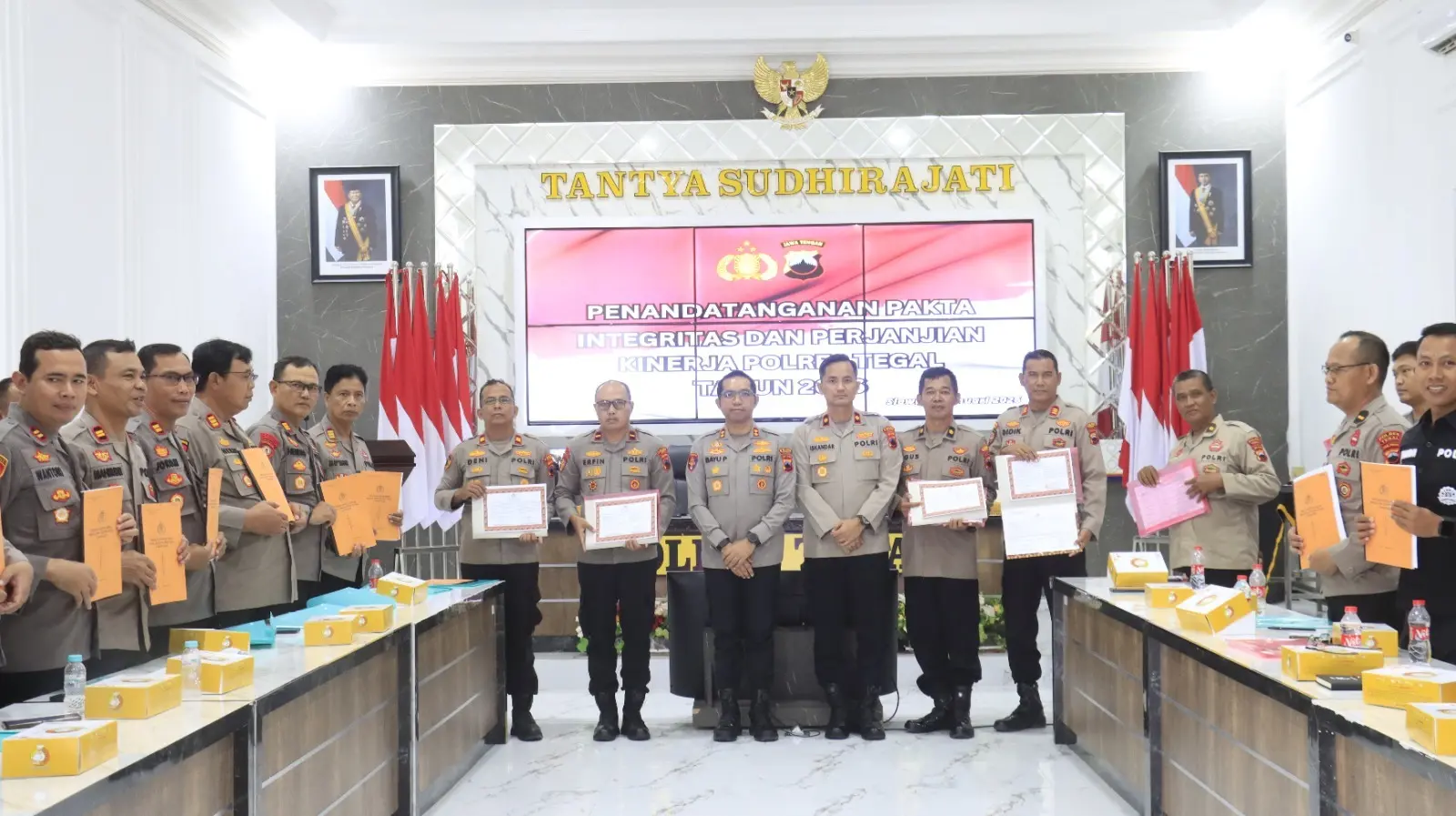 Penandatanganan Pakta Integritas dan Perjanjian