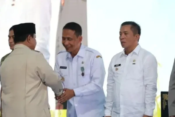 Bupati Bojonegoro Setyo Wahono Raih Satyalancana Wira Karya atas Prestasi Ketahanan Pangan