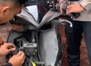 Tekan Angka Curanmor Polrestabes Surabaya Bagikan Alarm Motor Gratis di Penghujung Januari