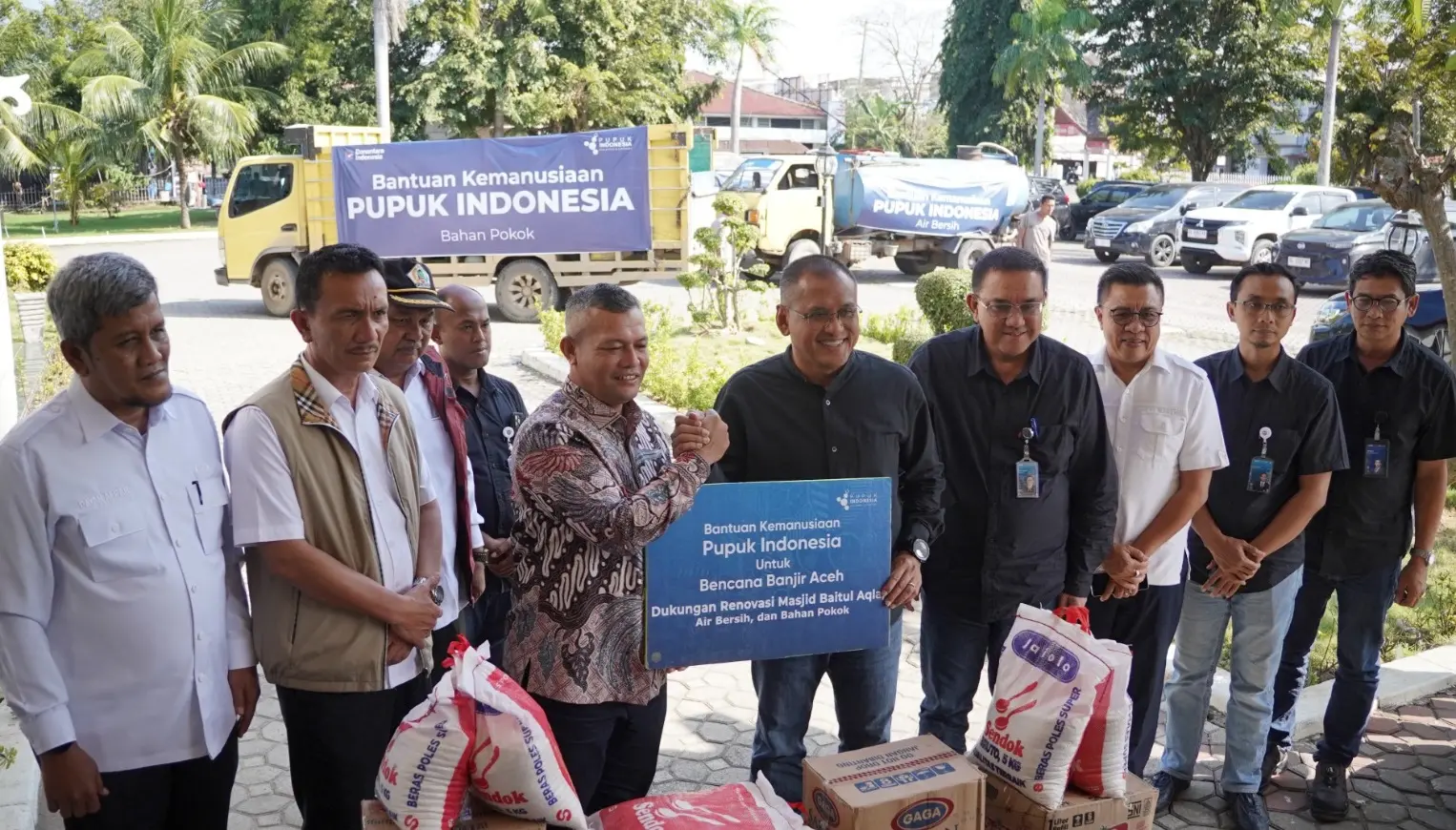 Pupuk Indonesia menyalurkan bantuan pascabanjir
