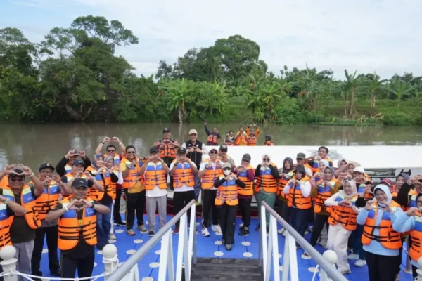 Pesona Baru Wisata Susur Sungai Ngotok di Taman Bahari Mojopahit