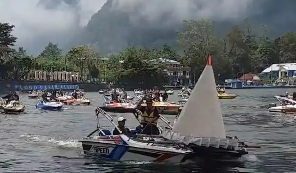 tradisi labuhan sarangan magetan