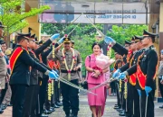Tradisi Pedang Pora Sambut Kapolres Baru Tegal