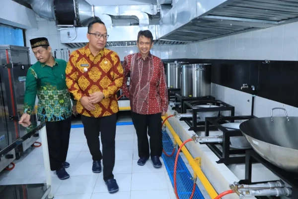 Pemkab Gresik dan Muhammadiyah Resmikan Satuan Pelayanan Gizi untuk Dukung Program Nasional