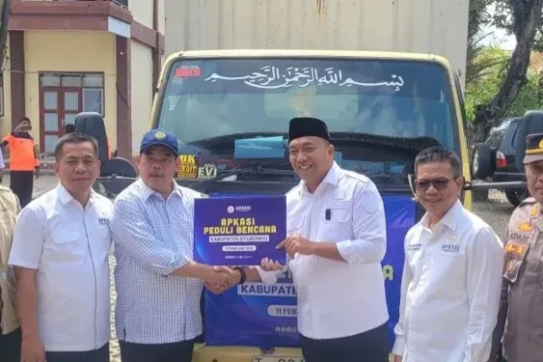 Wujud Solidaritas, Apkasi Salurkan Bantuan Ratusan Juta untuk Korban Banjir Situbondo