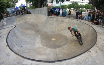bmx bowl jam~01
