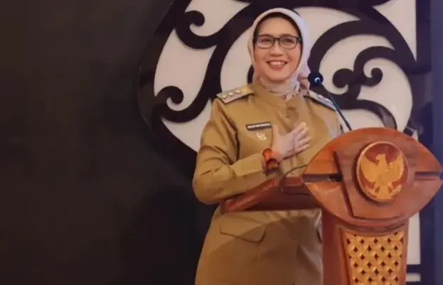 Bupati Lumajang, Indah Amperawati,