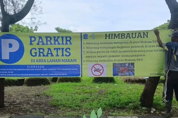 DLH Surabaya Tegaskan Parkir di Area Makam Gratis dan Imbau Warga Lapor Pungli