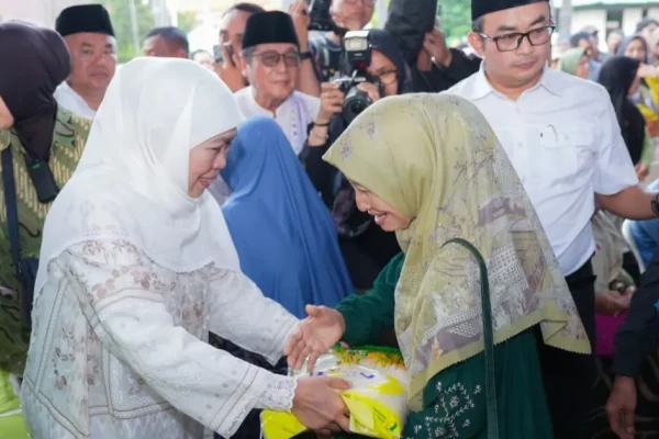Pemprov Jatim Gelar Pasar Murah di Masjid Al-Akbar Guna Jamin Stabilitas Harga Menjelang Ramadhan