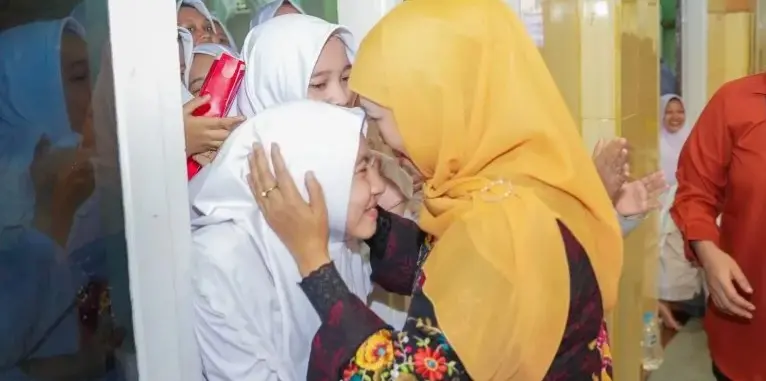 Gubernur Jawa Timur Khofifah Indar Parawansa .jpg